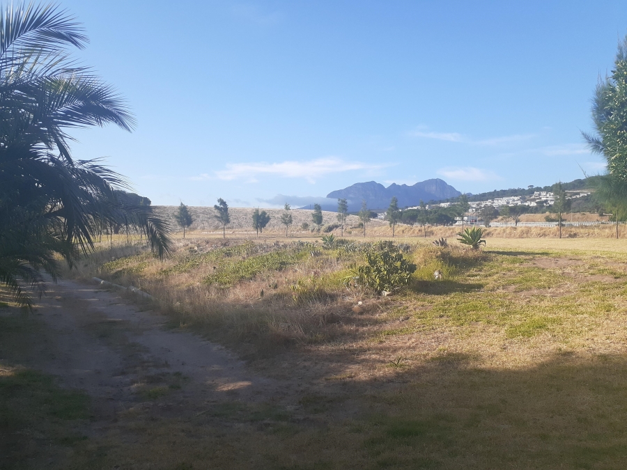 3 Bedroom Property for Sale in Sir Lowrys Pass Village Western Cape